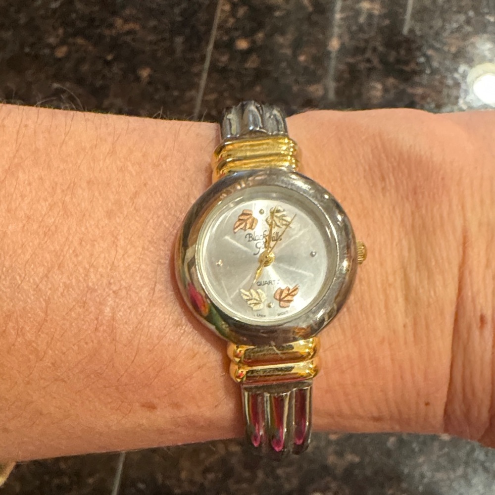 Black Hills  Gold vintage Quartz Watch